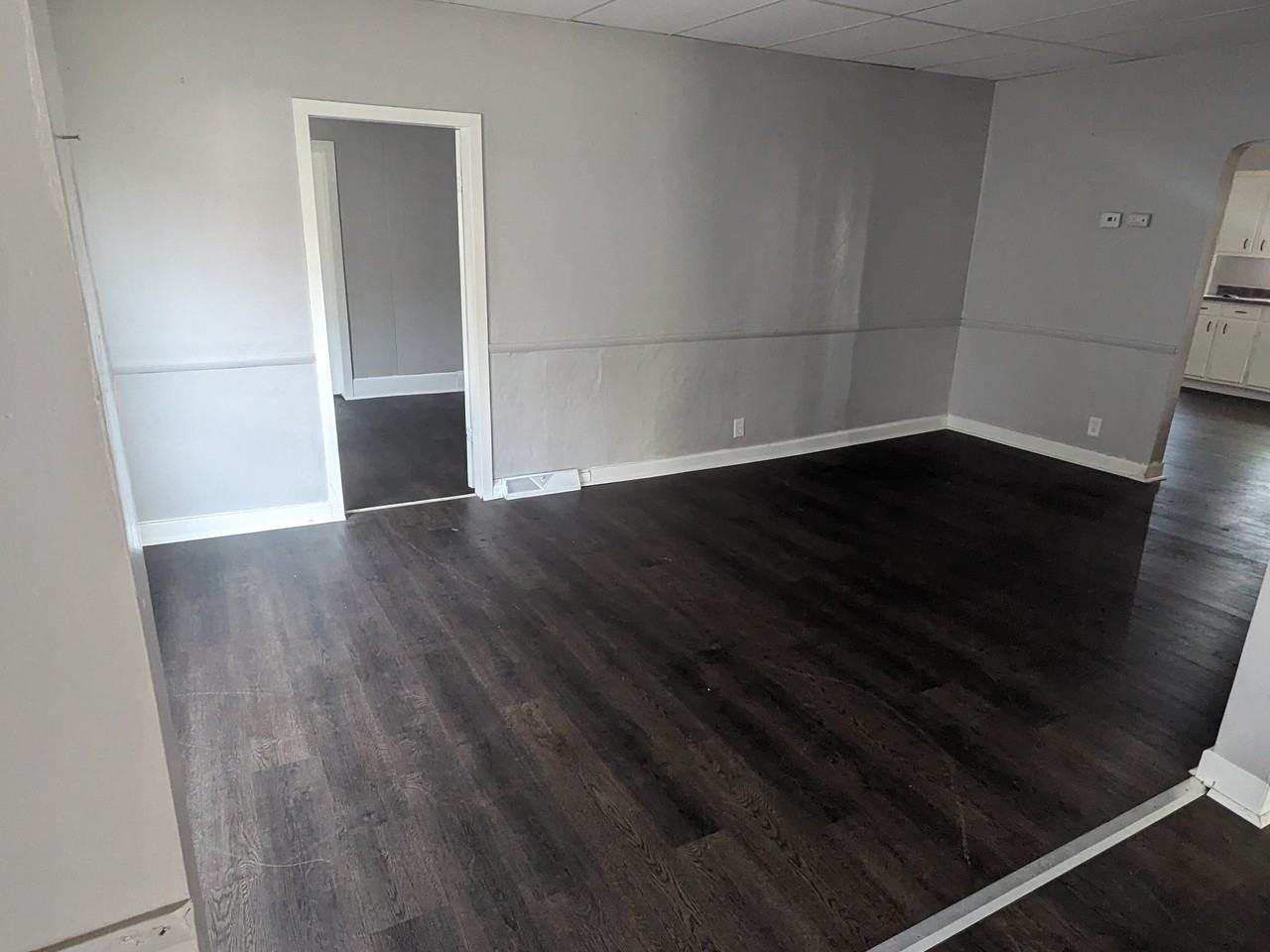 111 Center St - Photo 7 of 14