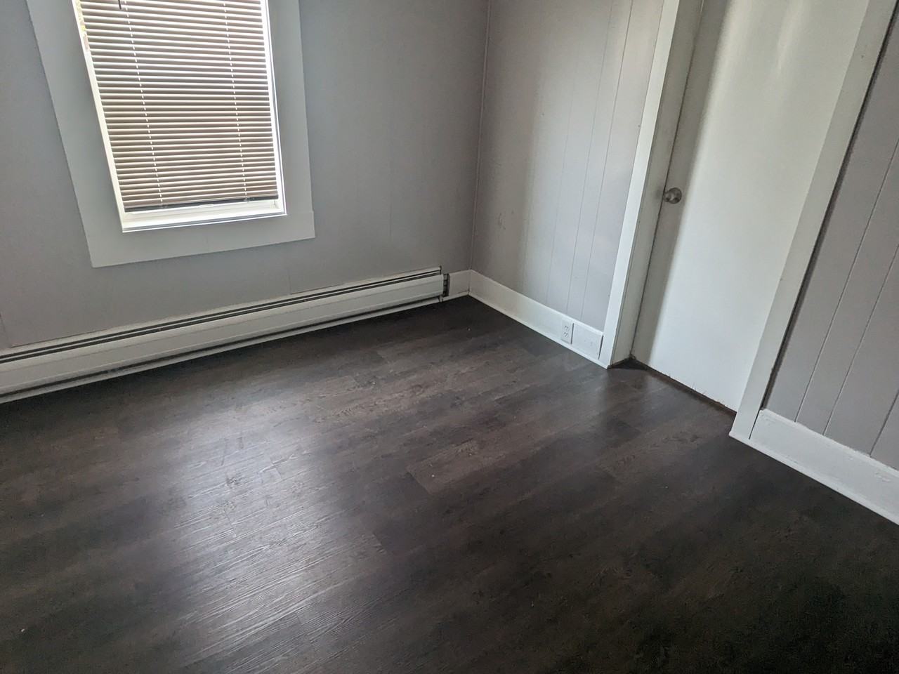 111 Center St - Photo 4 of 14