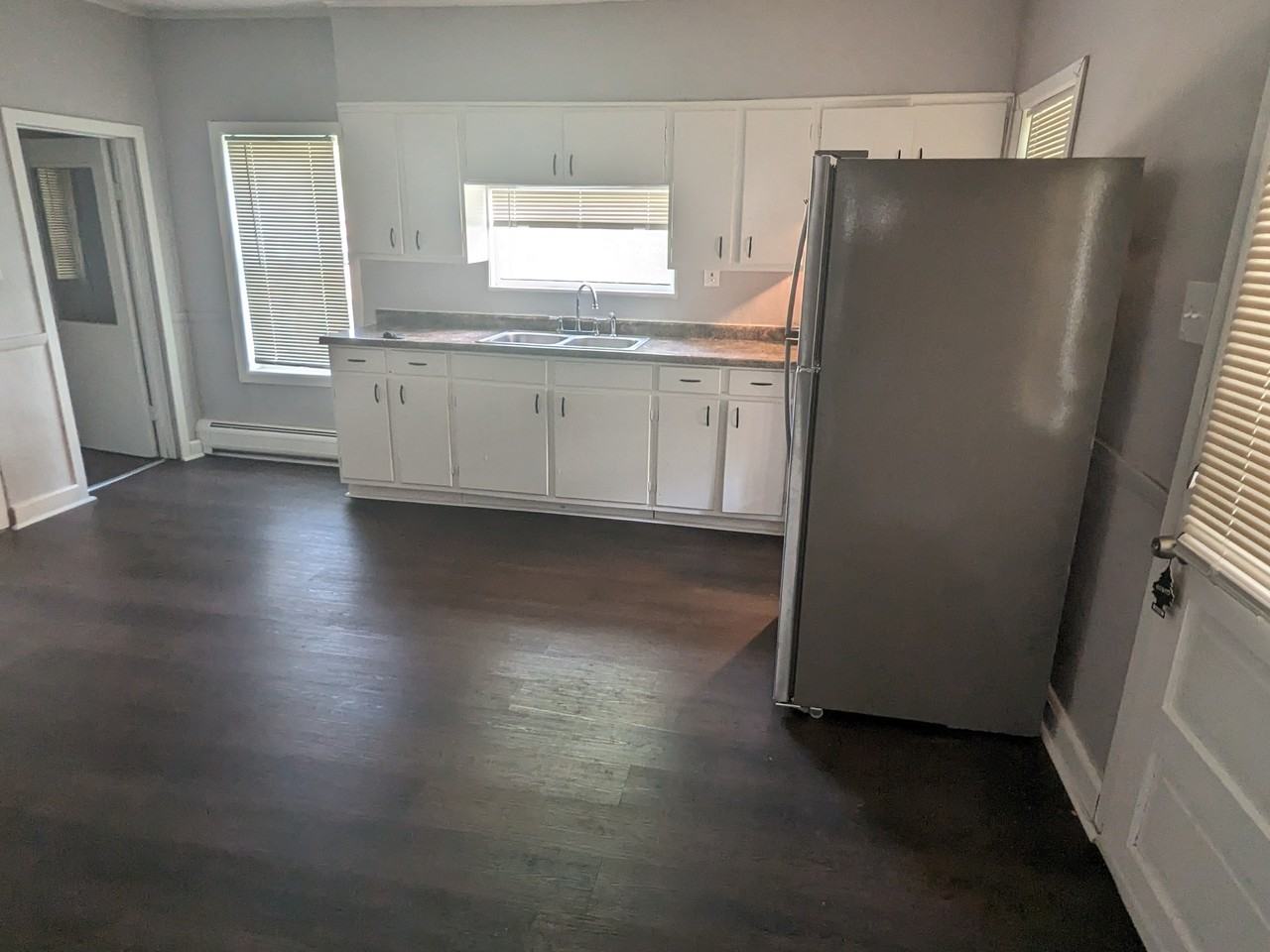 111 Center St - Photo 7 of 14
