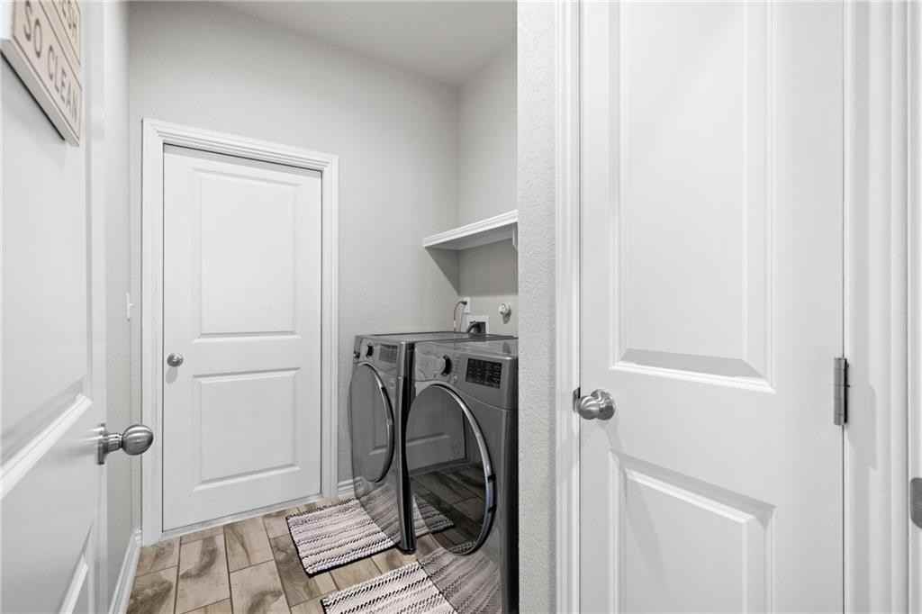 9409 Sedalia Trl - Photo 2 of 10