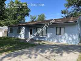 featured image of 1729 Sw Fairlawn Rd