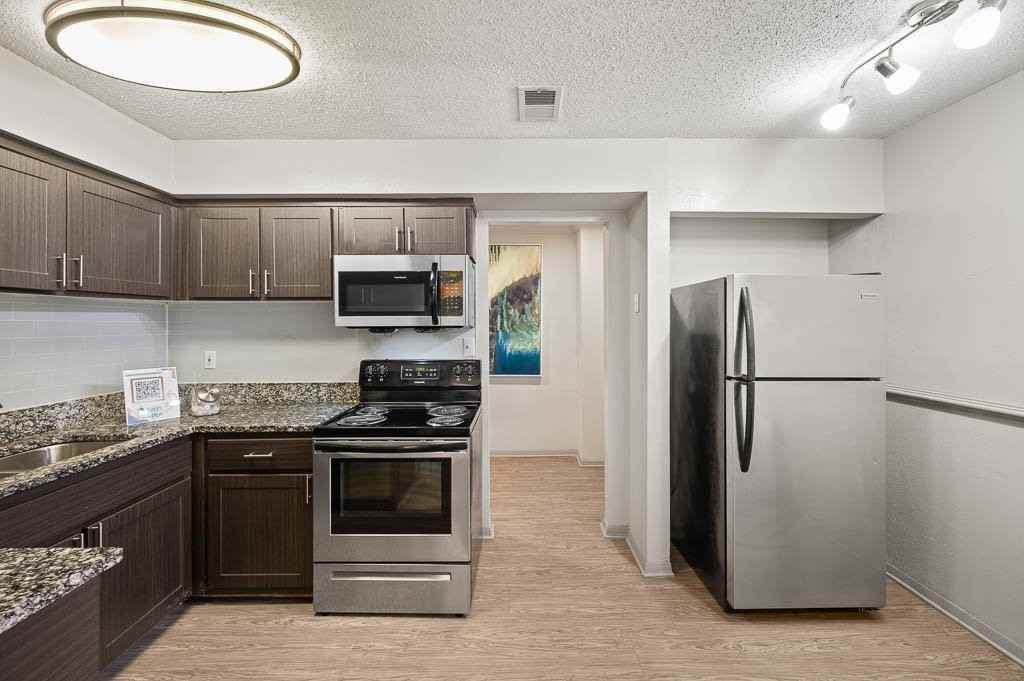 The Whitney - Photo 3 of 27