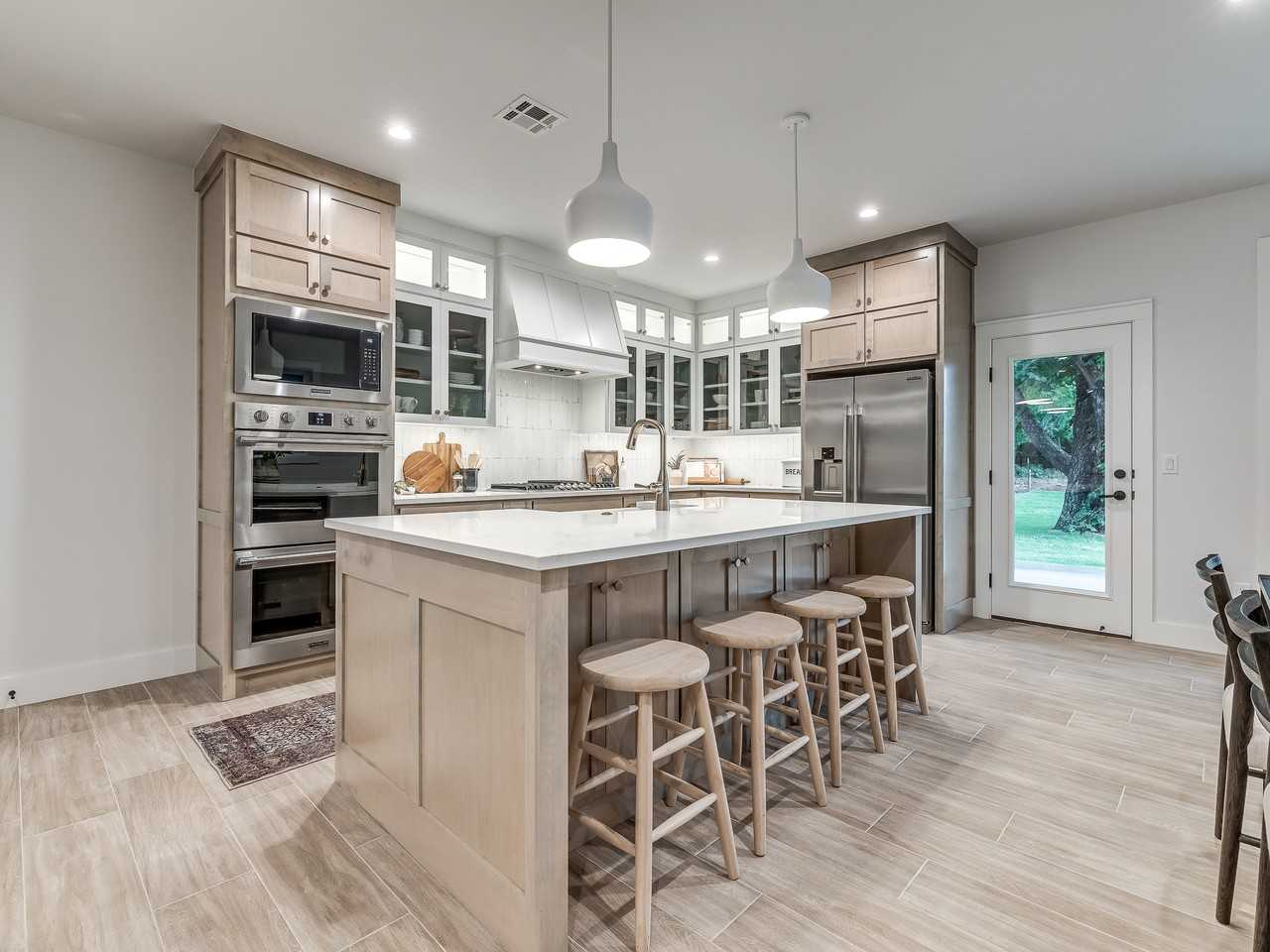 317 Sw 13th St #NA - Photo 3 of 18