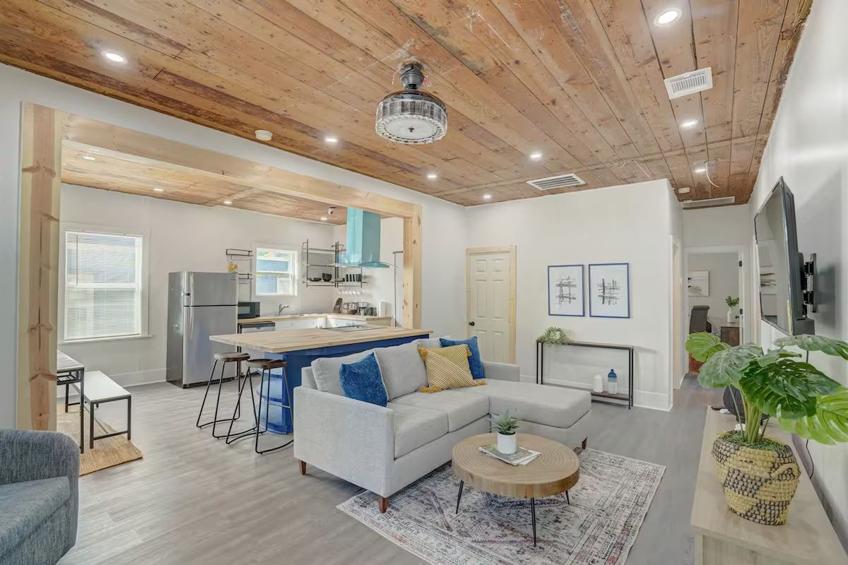 1311 W French Pl #NA - Photo 3 of 23