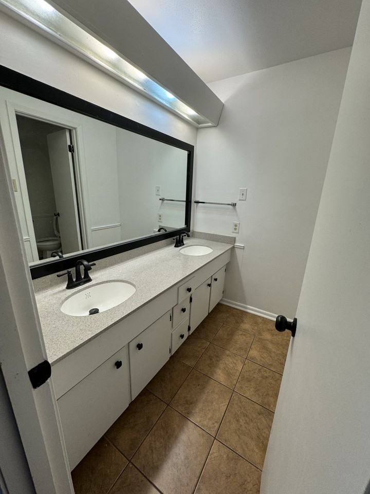 200 Shalimar Dr #NA - Photo 7 of 15