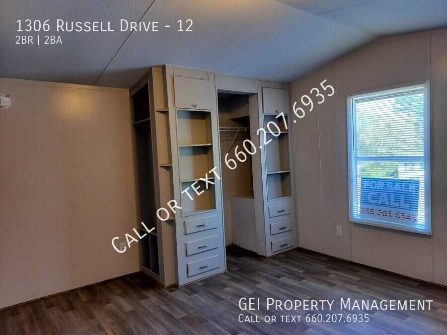 1306 Russell Dr #12