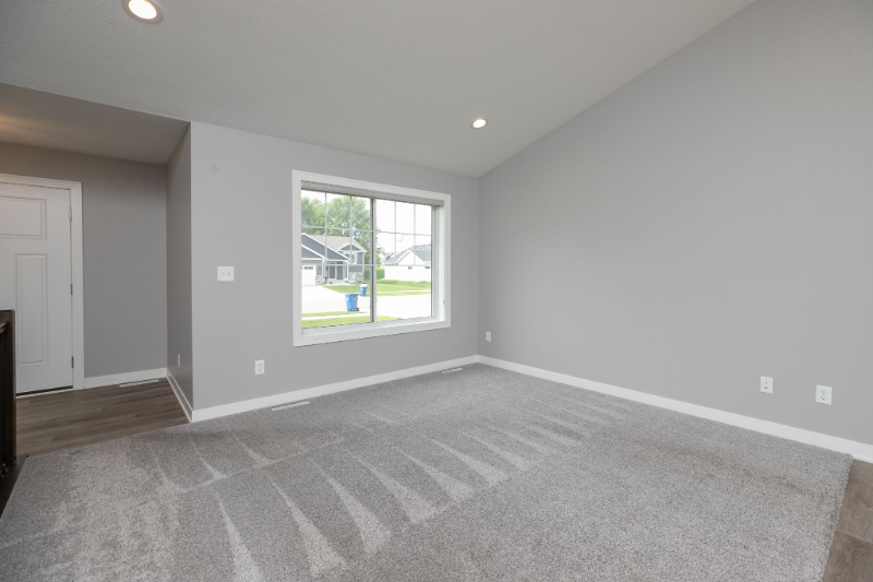 448 Spring Day Ave Ne - Photo 4 of 20