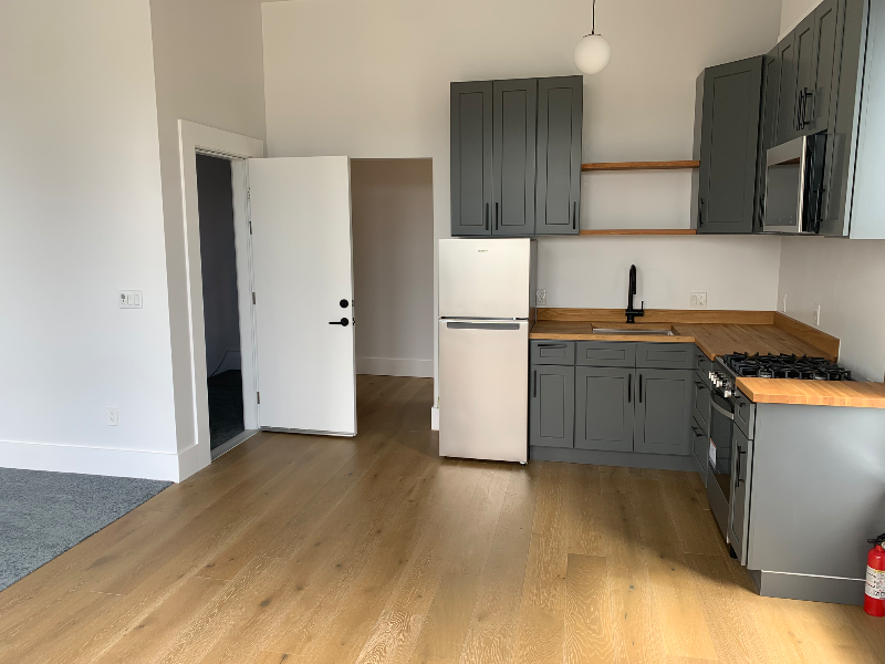 1014 16th St #3 - Photo 2 of 4