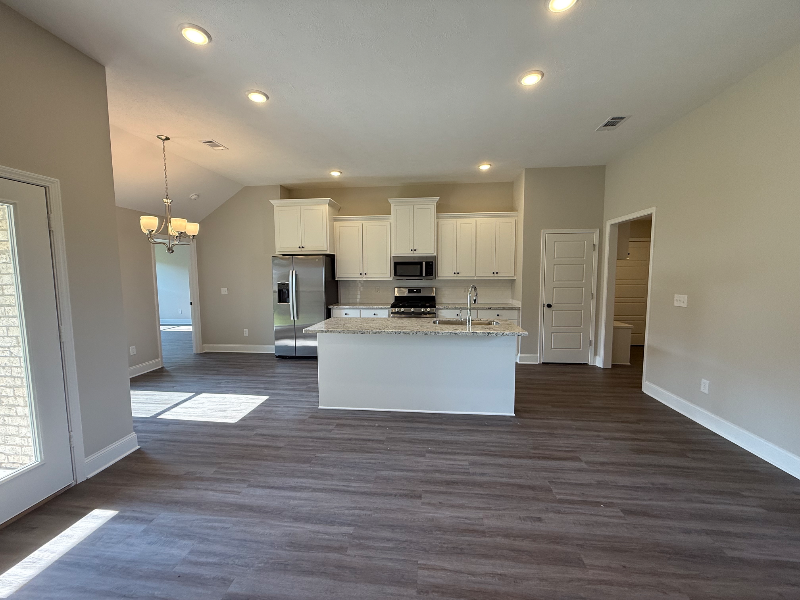 112 Madisonville Dr - Photo 3 of 14