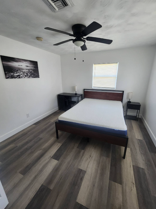 814 Hall St #3 - Photo 4 of 6