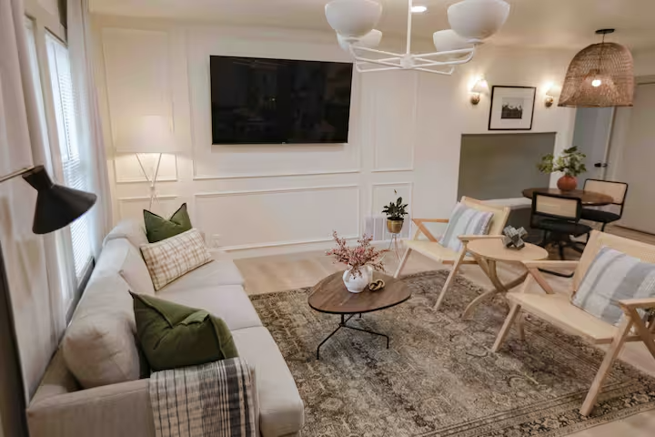 451 Hughes Dr - Photo 2 of 19