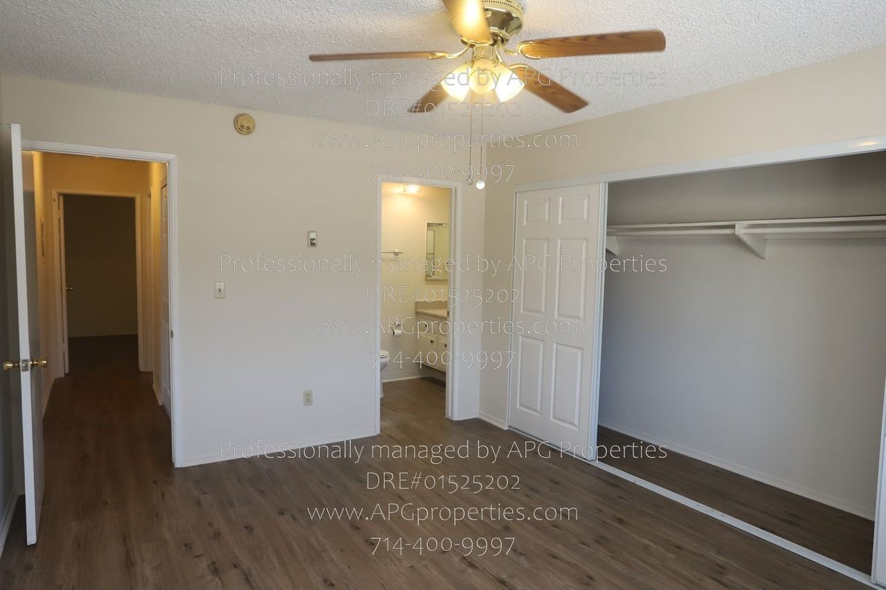 414 North Clark Street #I - Photo 6 of 19