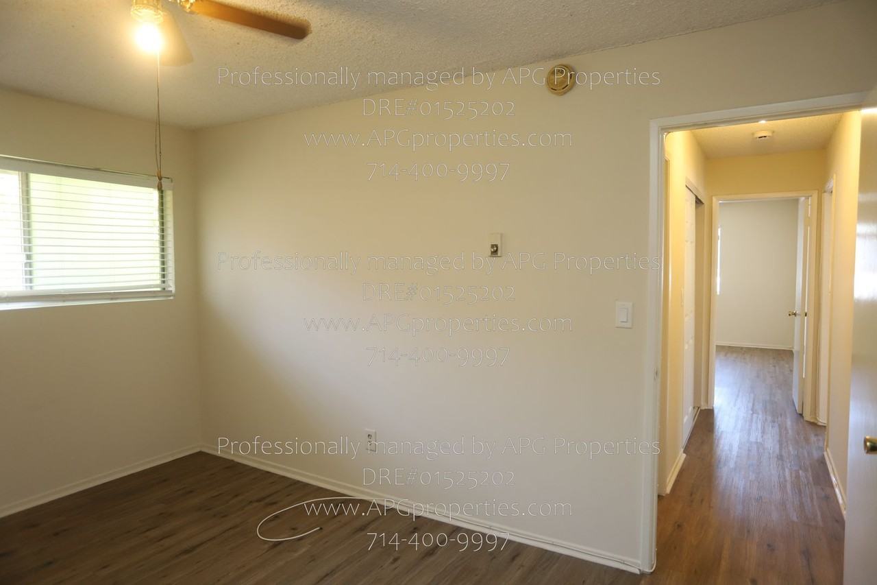 414 North Clark Street #I - Photo 7 of 19