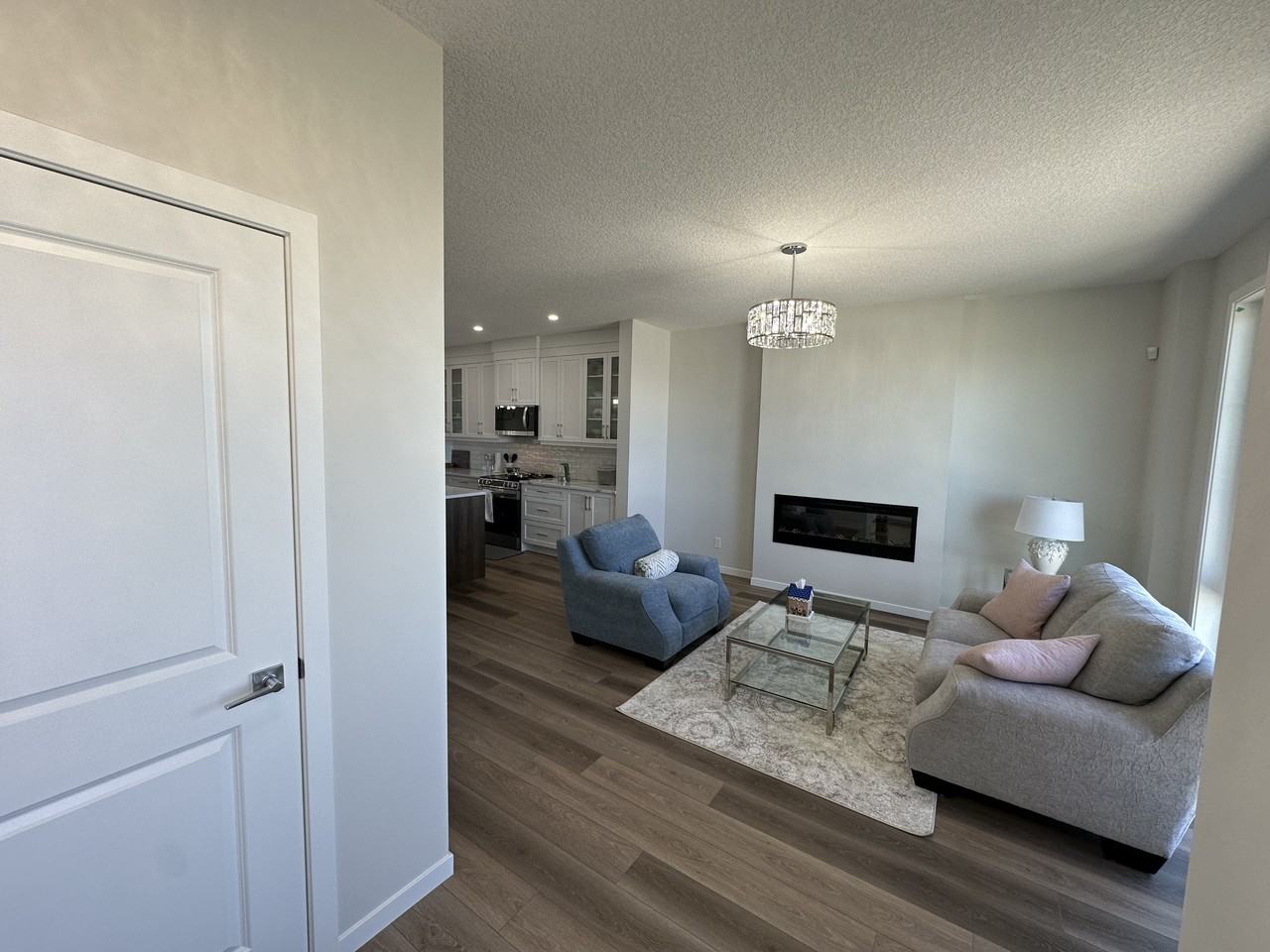 15105 37 St Sw - Photo 3 of 36