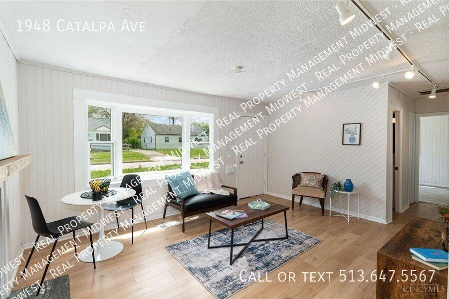 1948 Catalpa Ave - Photo 3 of 14