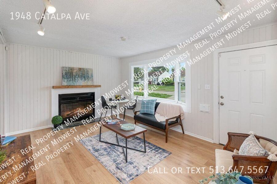 1948 Catalpa Ave - Photo 5 of 14