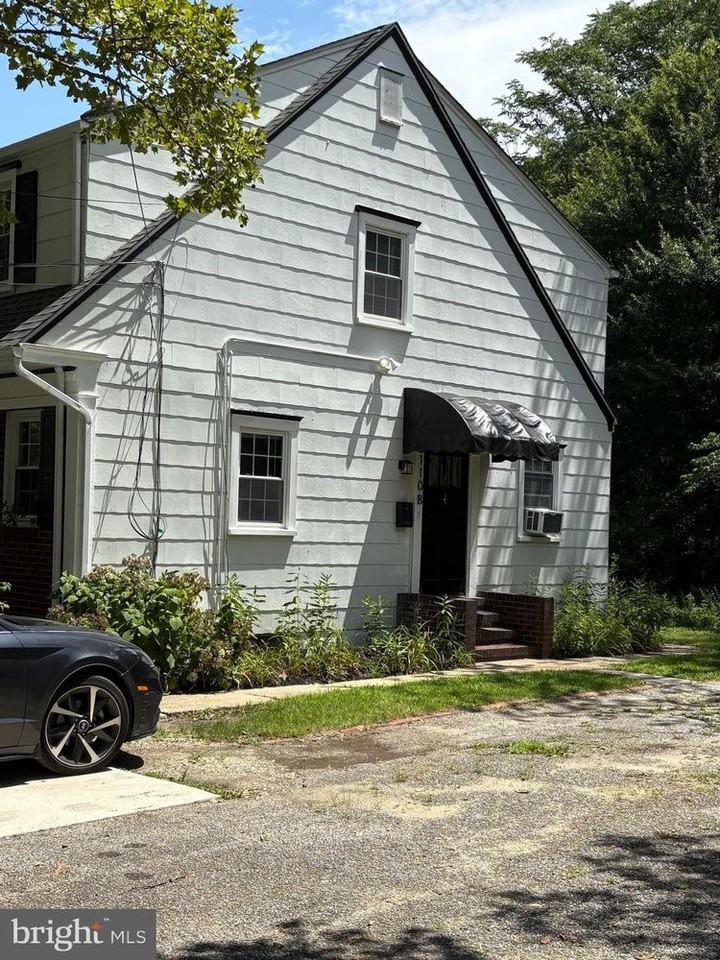 110 Hillcrest Ave #B2B2 - Photo 2 of 26