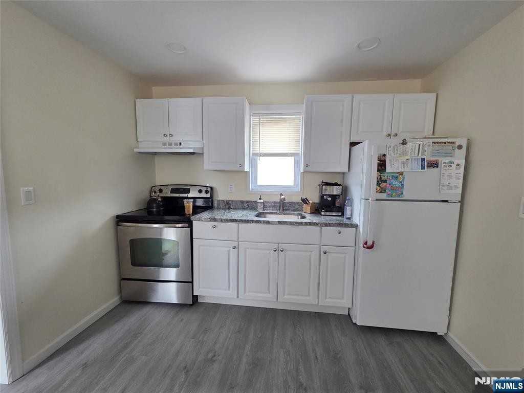 22 Rose St #2-2 - Photo 3 of 6