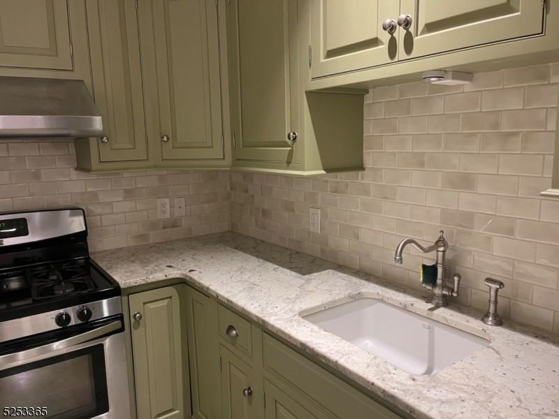 2 Hope Hill Farm Ln #2 - Photo 3 of 8