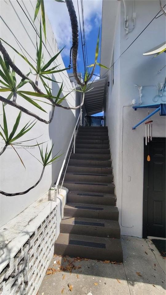 1335 Sw 8th St #2-2 - Photo 2 of 12