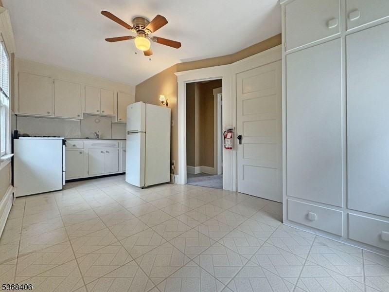 9 Regent St #9 - Photo 2 of 13