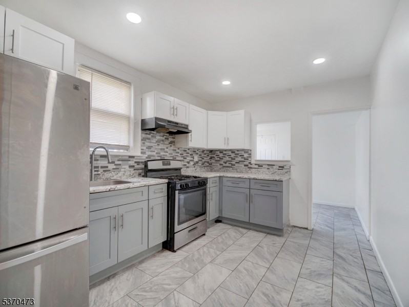 52 Headley Ter #1-1 - Photo 2 of 14