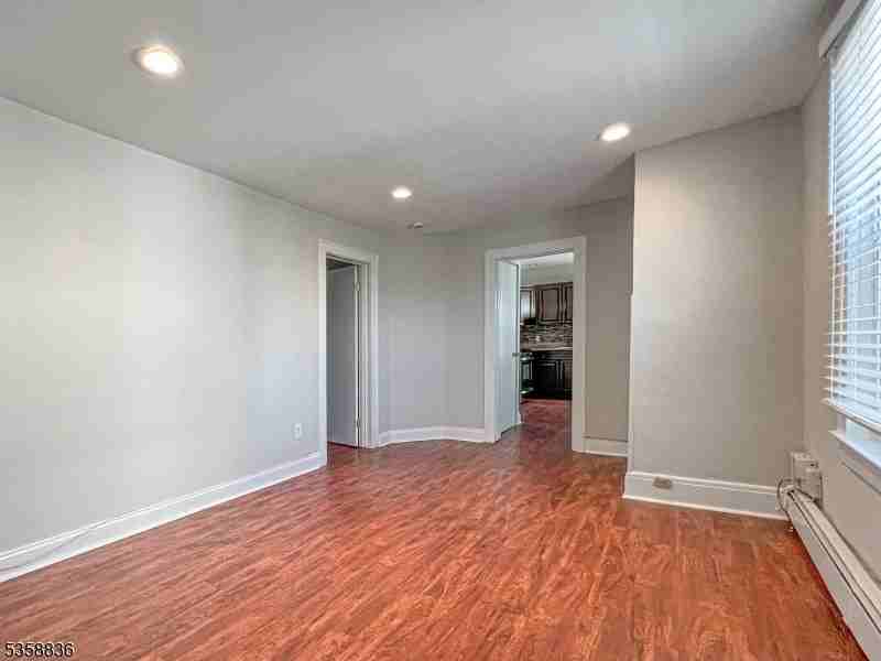14 W Somerset St #6B6B - Photo 2 of 13
