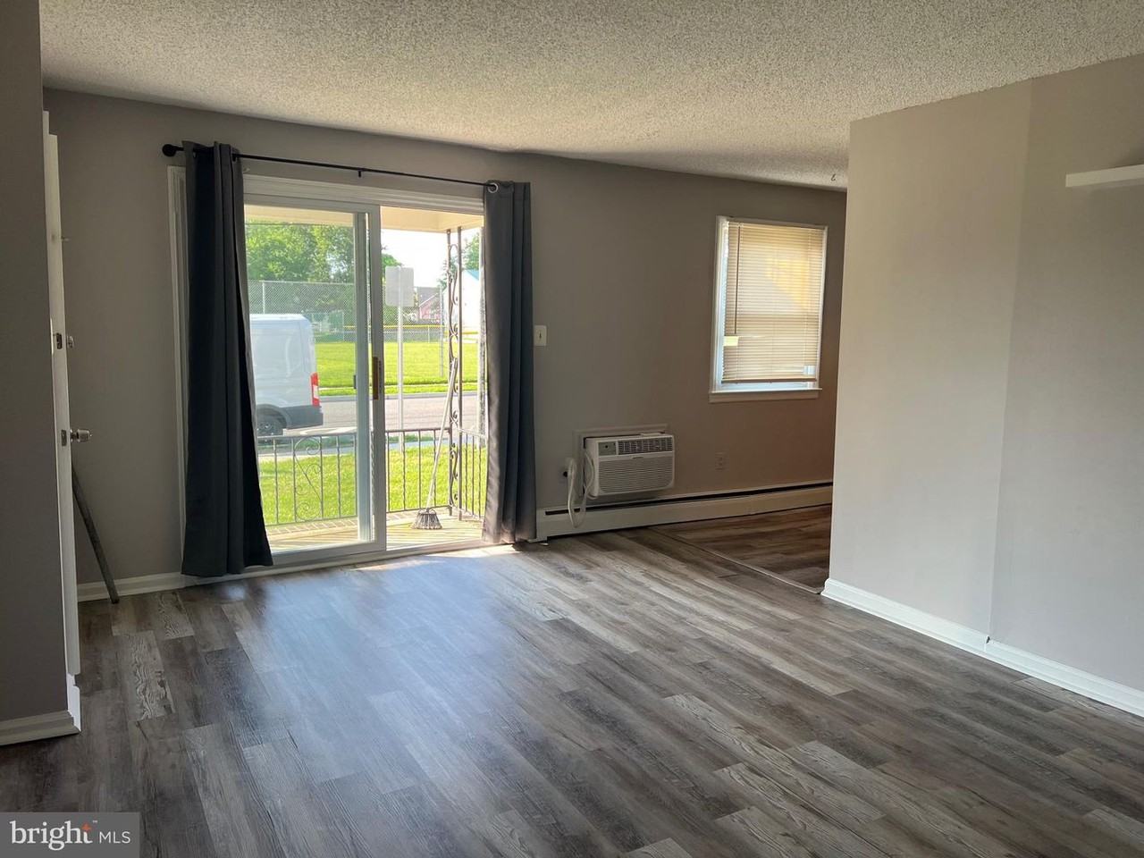 101 Dartmouth Ave #101 - Photo 3 of 17