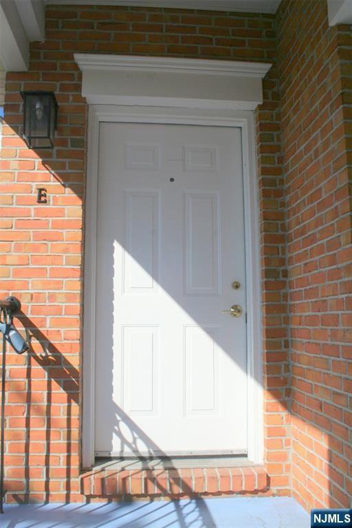 16 N Maple Ave #DD - Photo 2 of 5