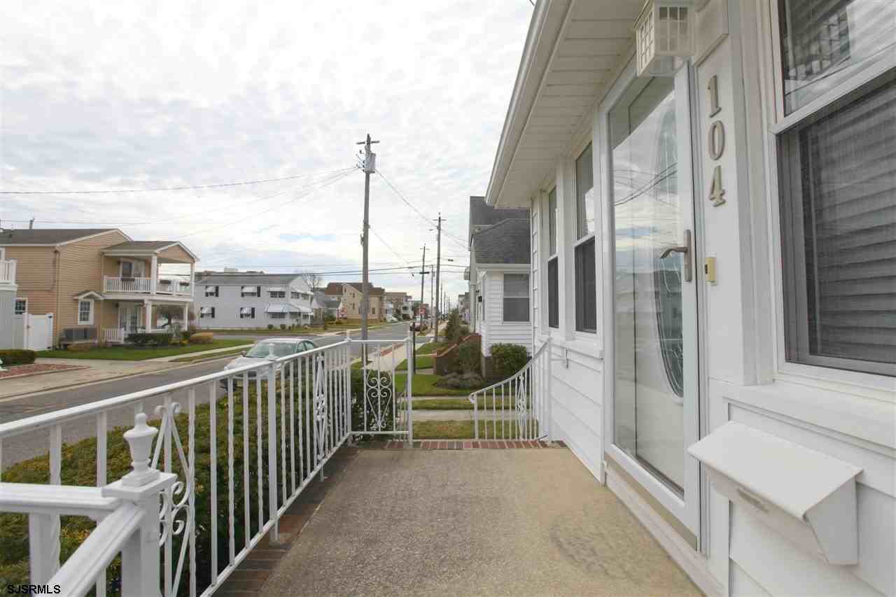 104 N 35th Ave - Photo 2 of 24