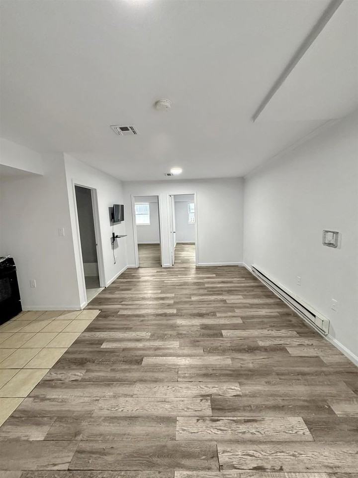 117 Carteret Ave #117 - Photo 3 of 6