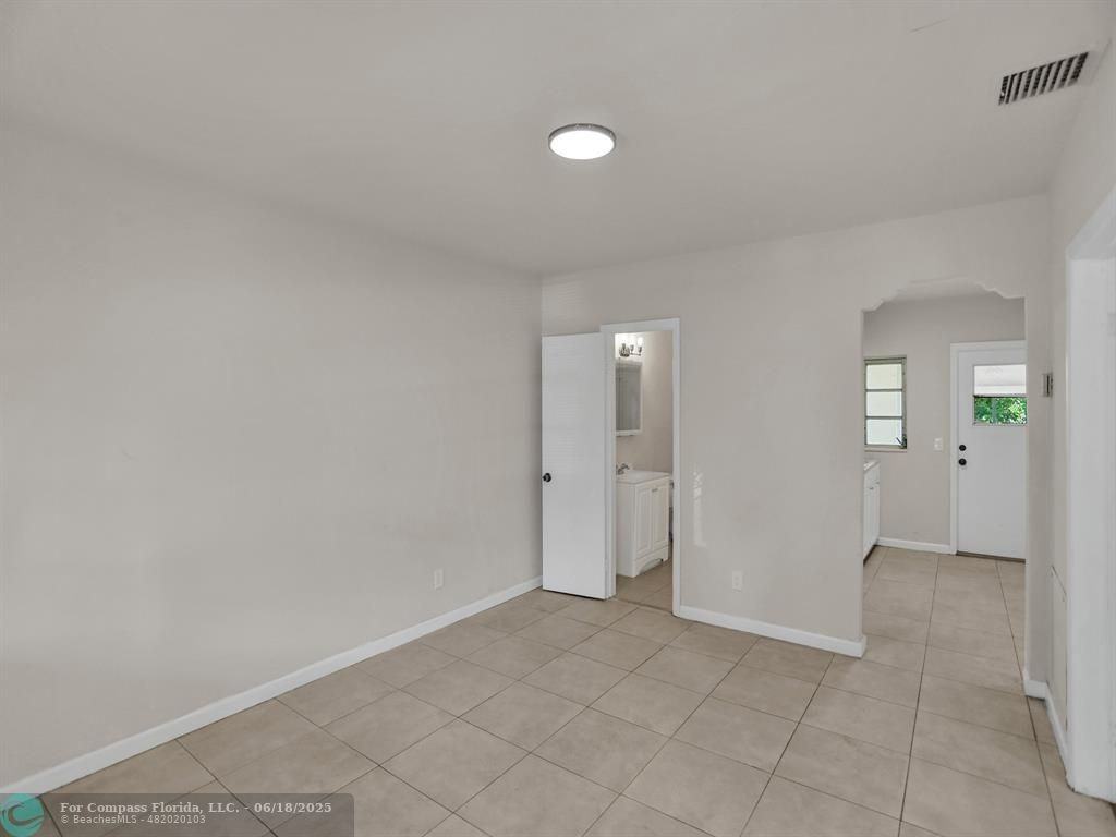 535 Nw 91st St #1-1 - Photo 2 of 19