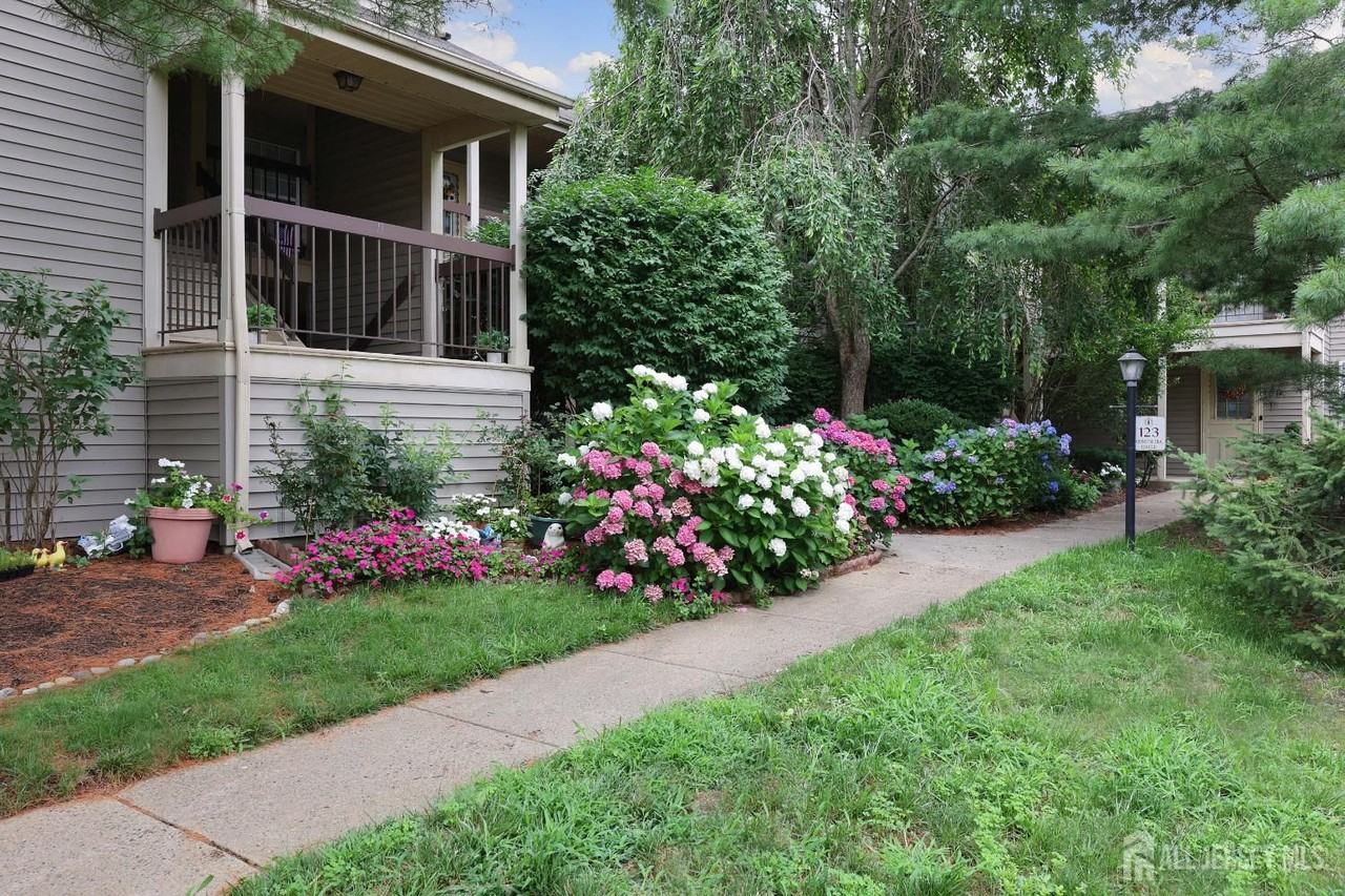 123G Concordia Cir #GG - Photo 2 of 33