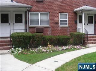 401 W Madison Ave #22-22 - Photo 2 of 10