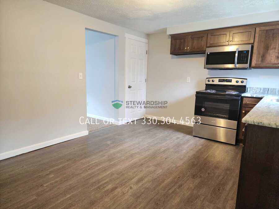 157 Elm St Ne - Photo 2 of 18