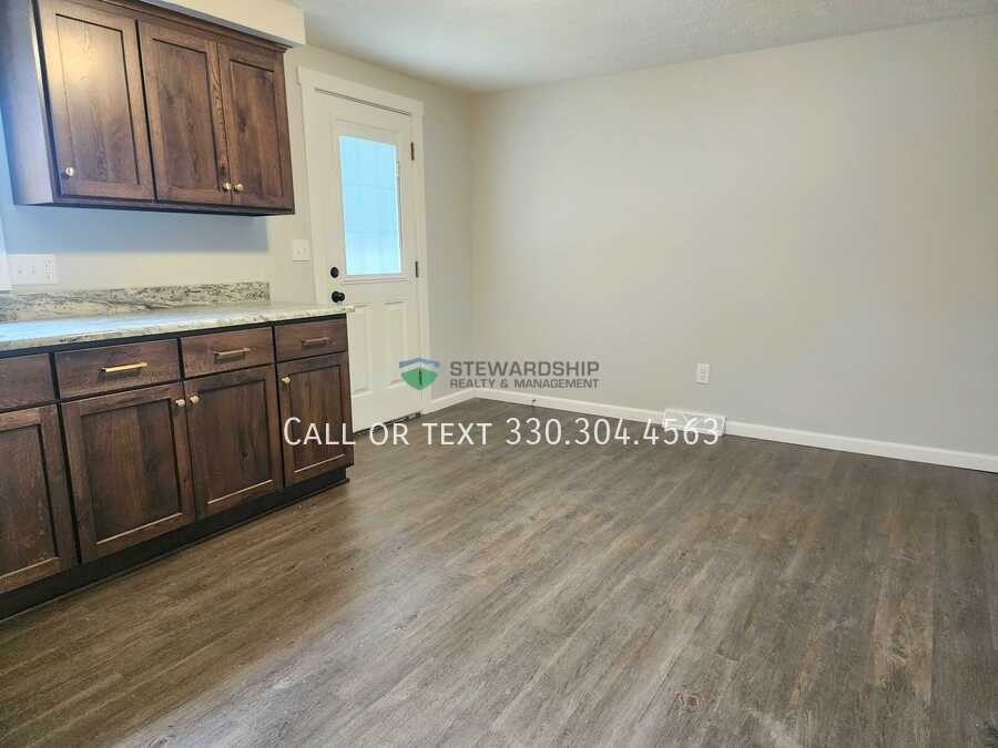 157 Elm St Ne - Photo 3 of 18