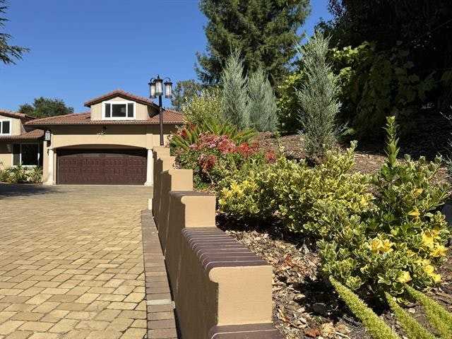 13605 Surrey Lane - Photo 2 of 50