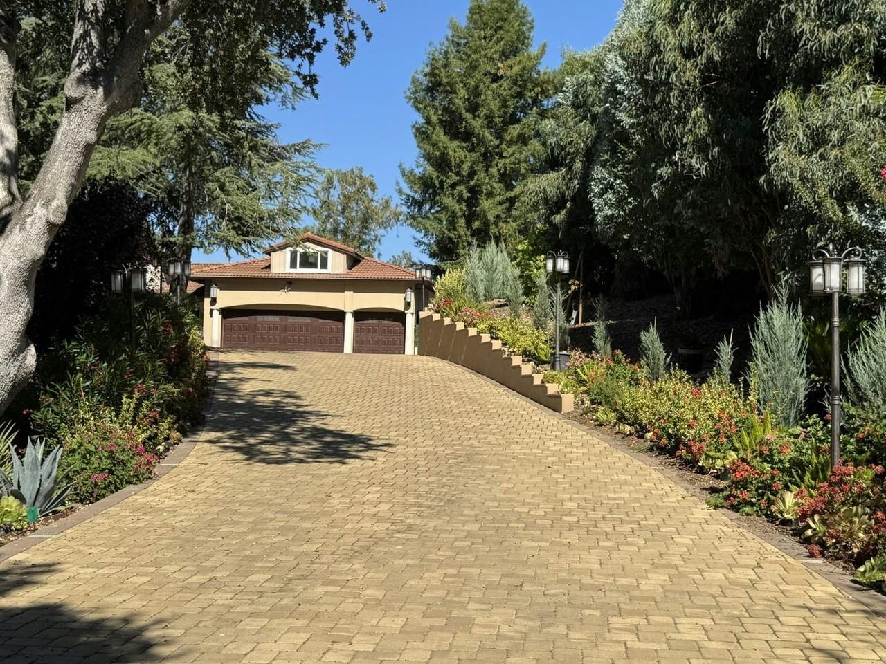 13605 Surrey Lane - Photo 3 of 50