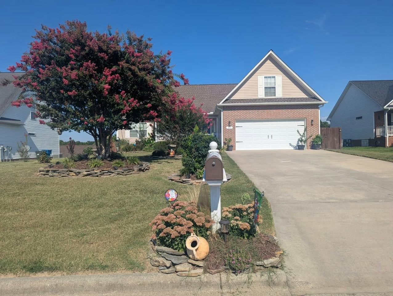 519 Powell Way - Photo 2 of 50