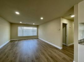 featured image of 786 Elm St #11