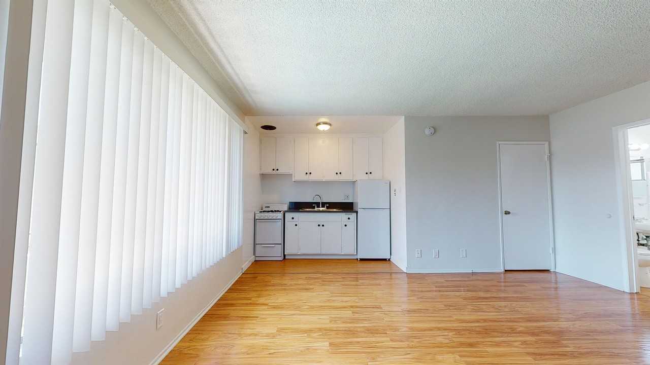 1311 Venice Boulevard - Photo 2 of 14