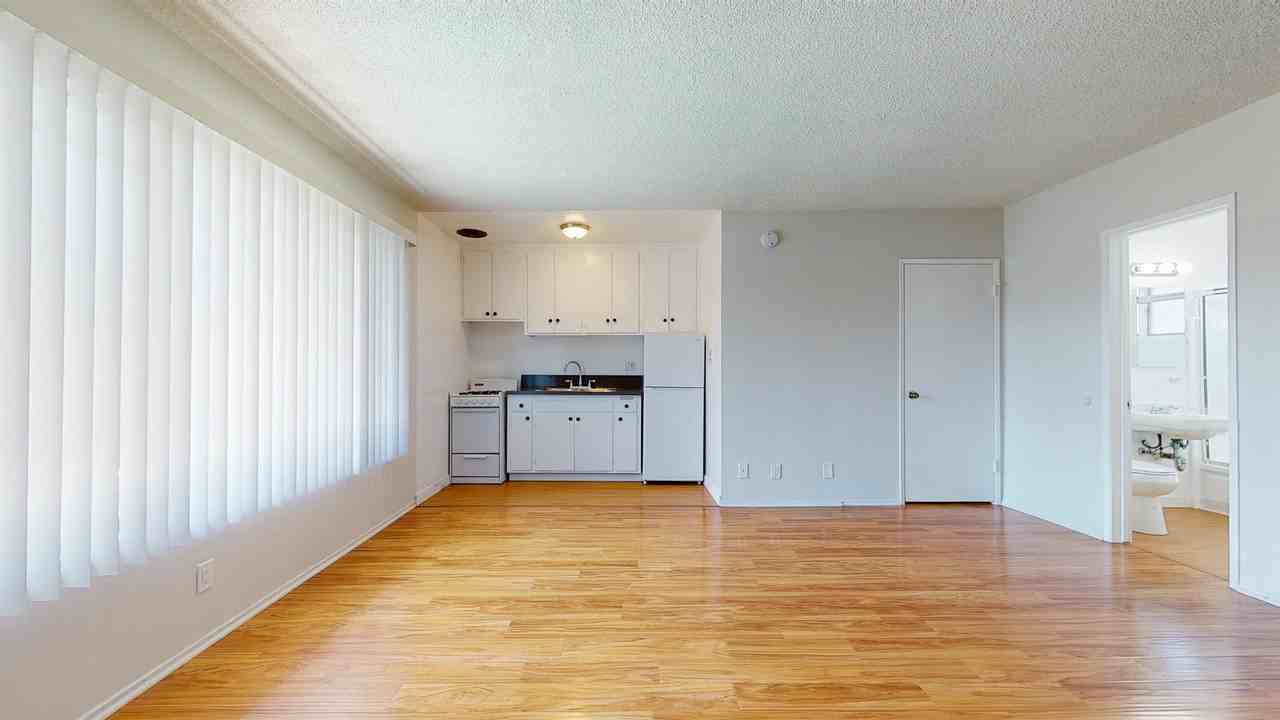 1311 Venice Boulevard - Photo 4 of 14