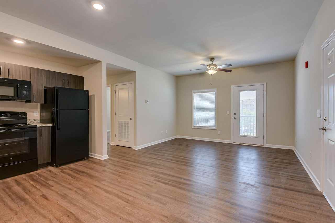 Woodberry Apartments - Photo 5 of 50