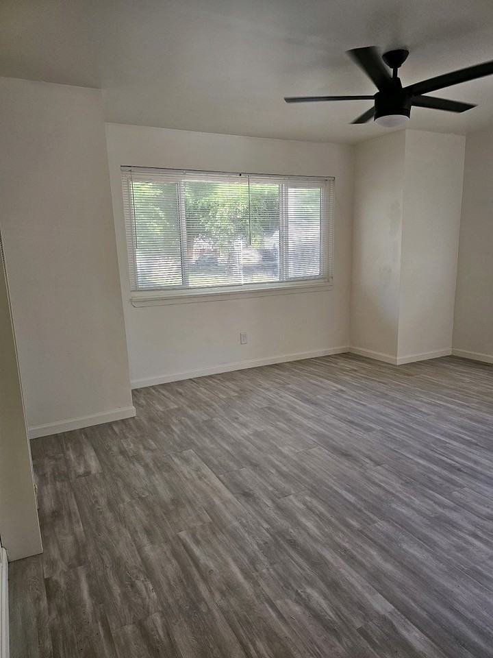 249 West 11th Street - Photo 3 of 20