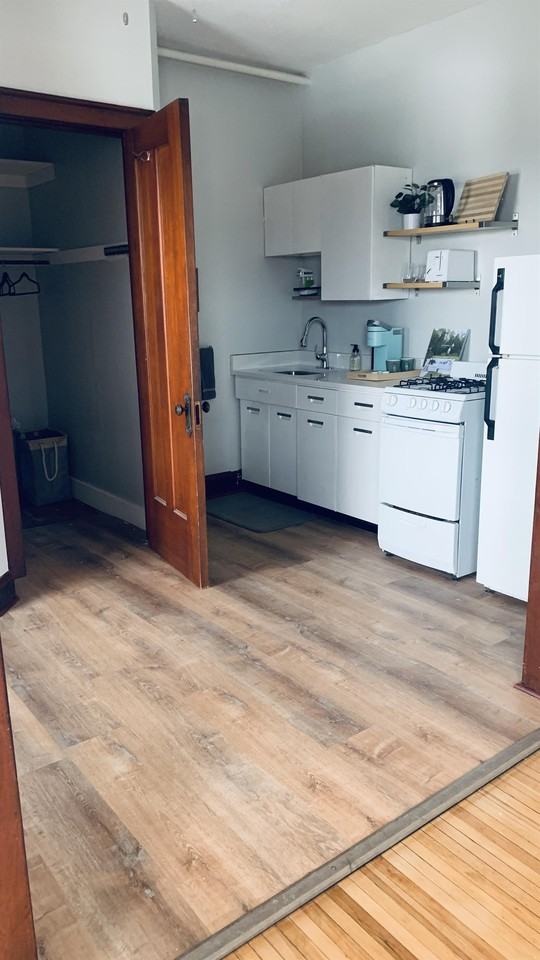 214 4th St. SE - Photo 6 of 42