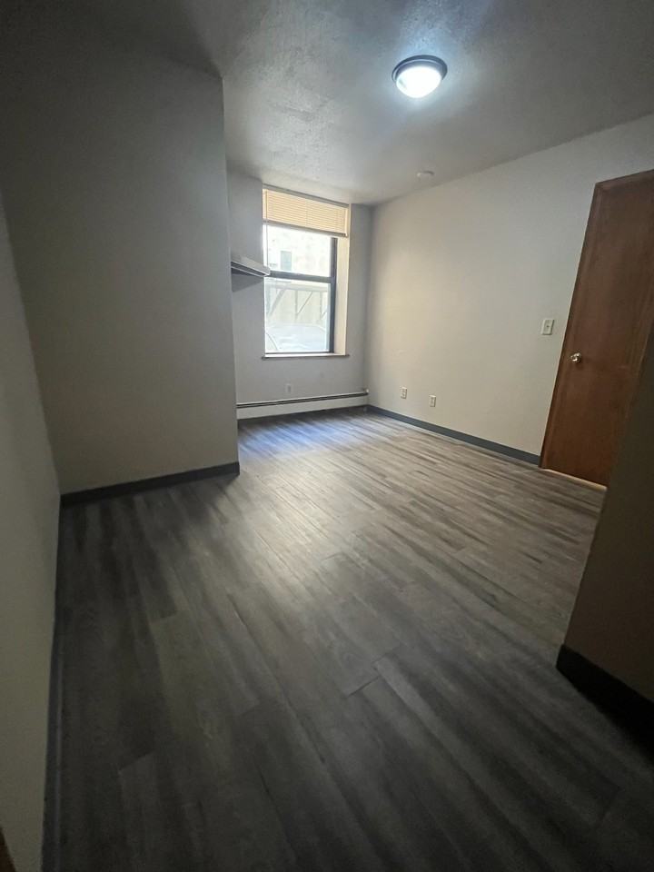 20 Forest Avenue - Photo 3 of 7