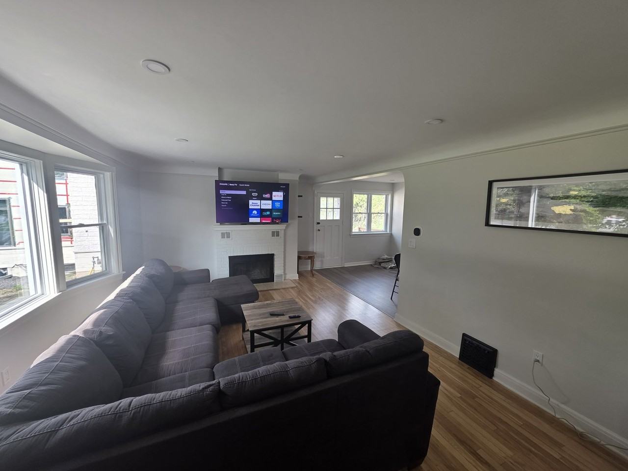 3195 Riverside Dr - Photo 2 of 31