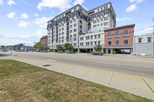 featured image of 461 Bank St #802