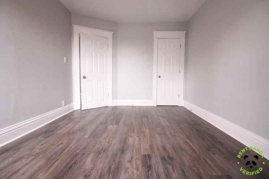 305 Brodie St N - Photo 3 of 10