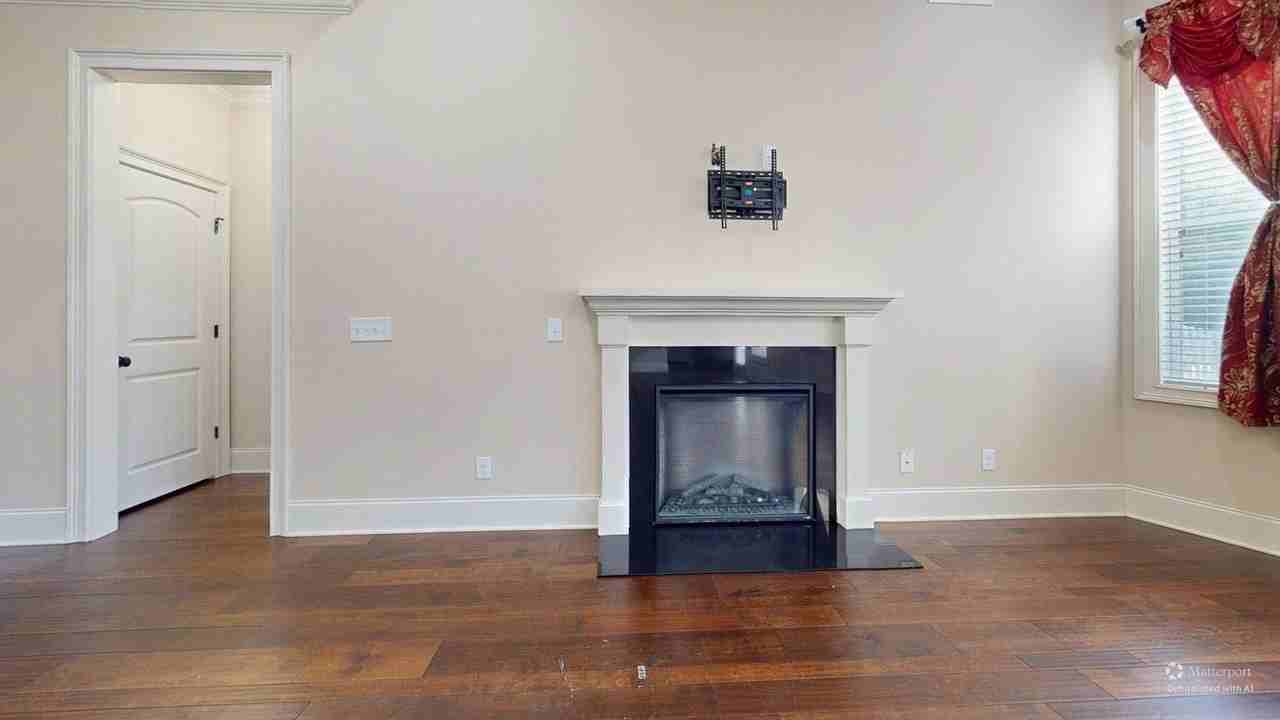 8614 Crenshaw Dr - Photo 7 of 27